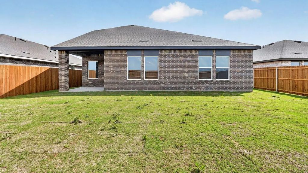 3343 Spaulding Drive, Paris