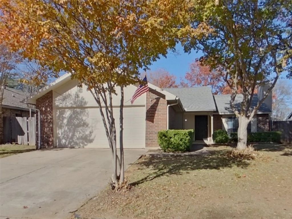 3312 Woodlark Drive, Fort Worth