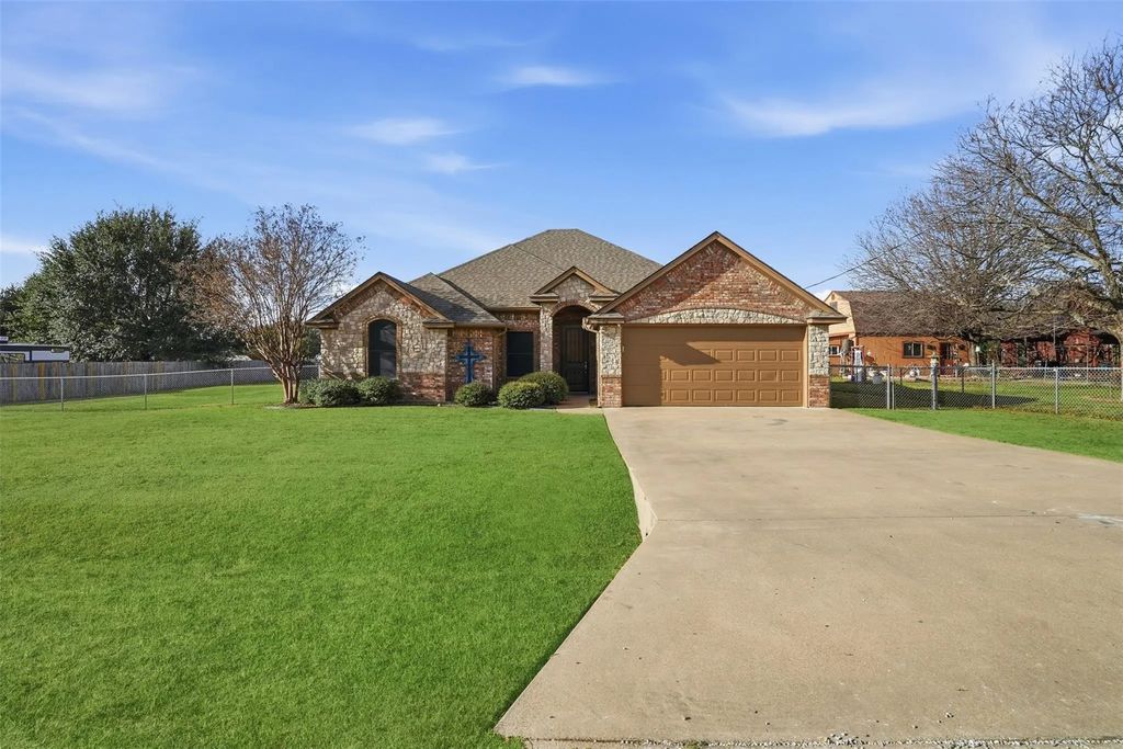 3202 Bowie Street, Granbury