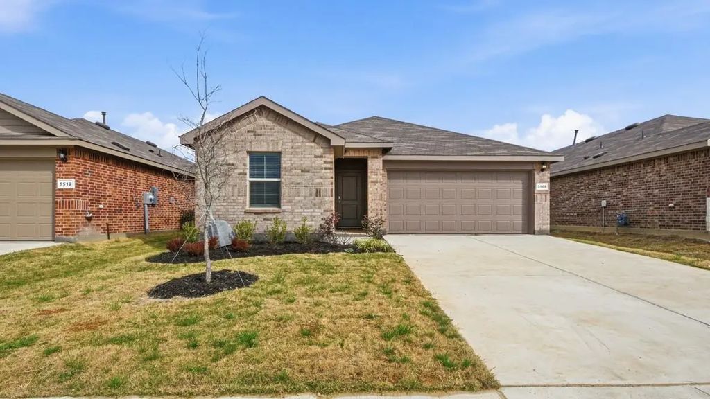 1906 Cherokee Lane, Cleburne