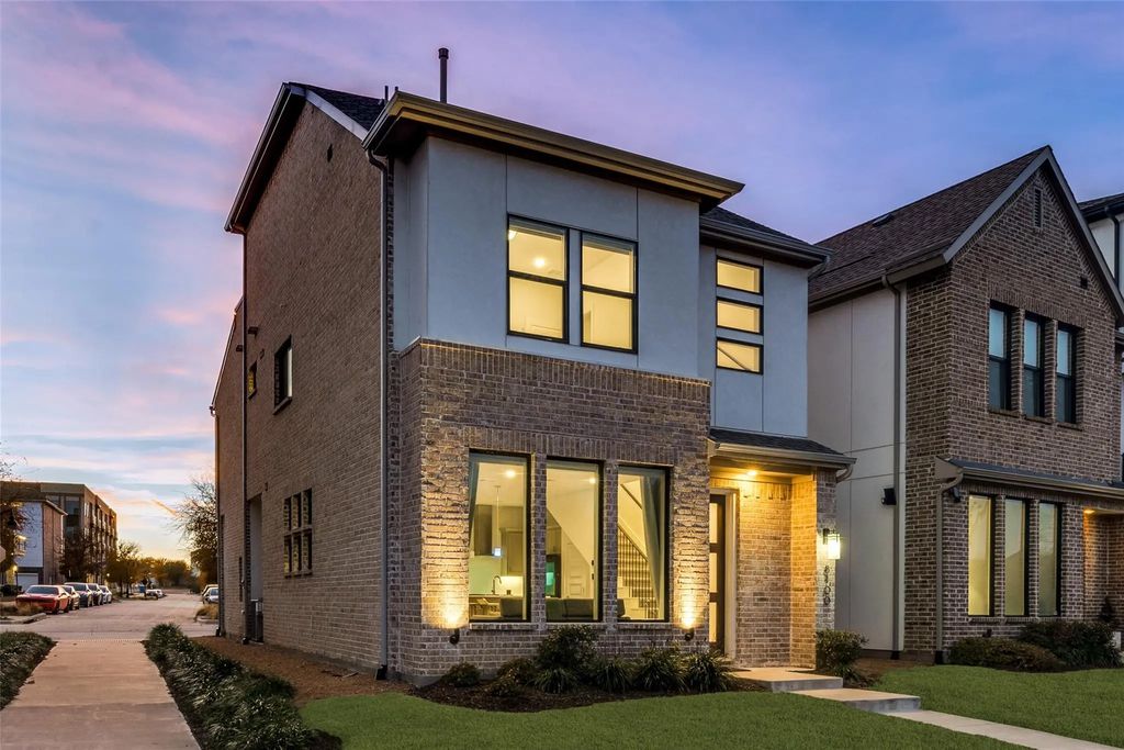 8100 Cornelius, Plano