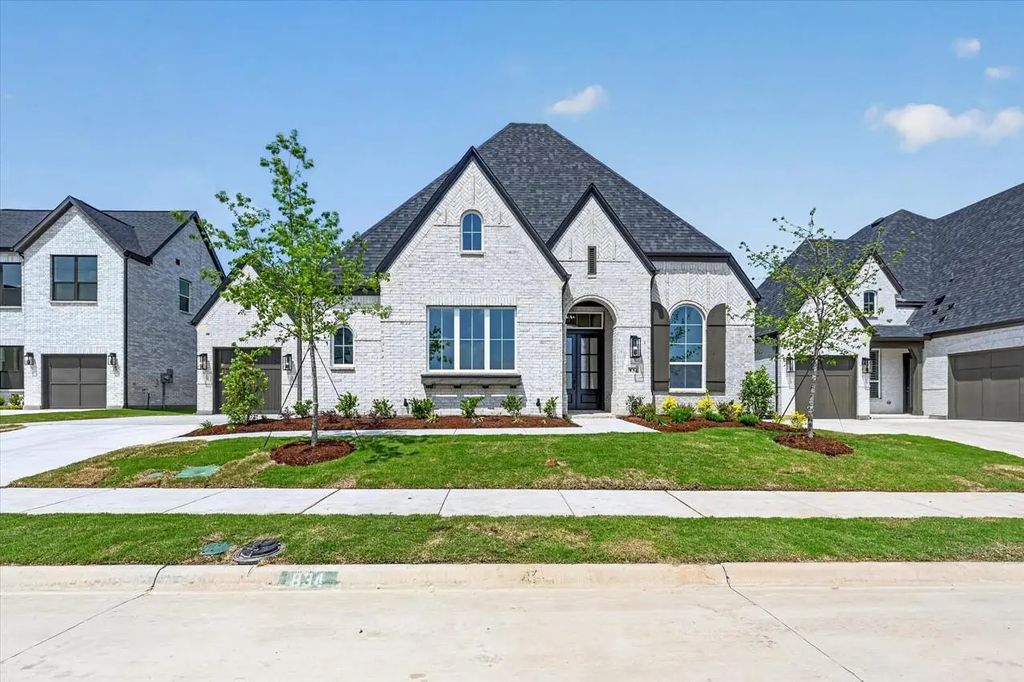 834 Montrose Drive, Rockwall