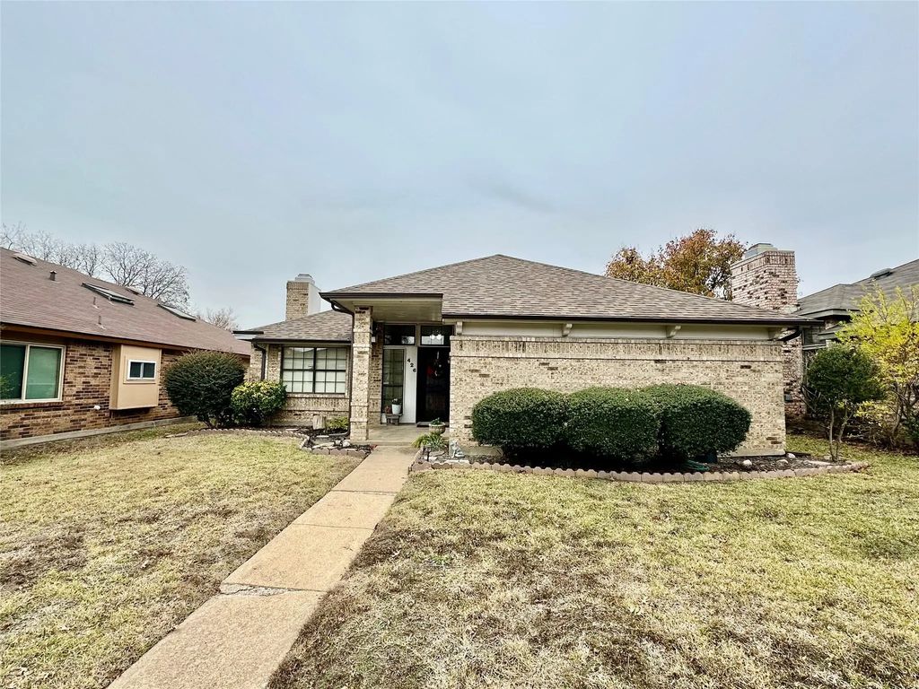 426 Running Brook Lane, Mesquite