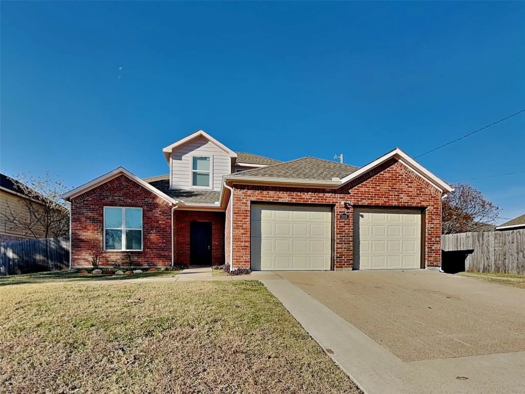 215 Mesa Wood Drive, Glenn Heights