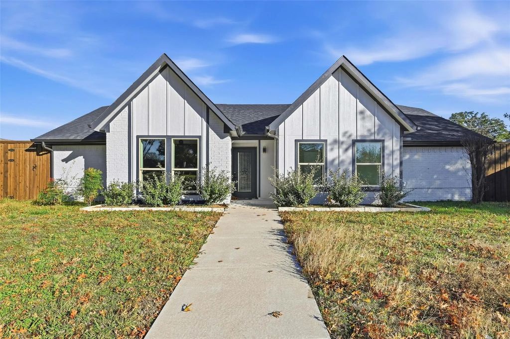 1315 Buckingham Place, Richardson