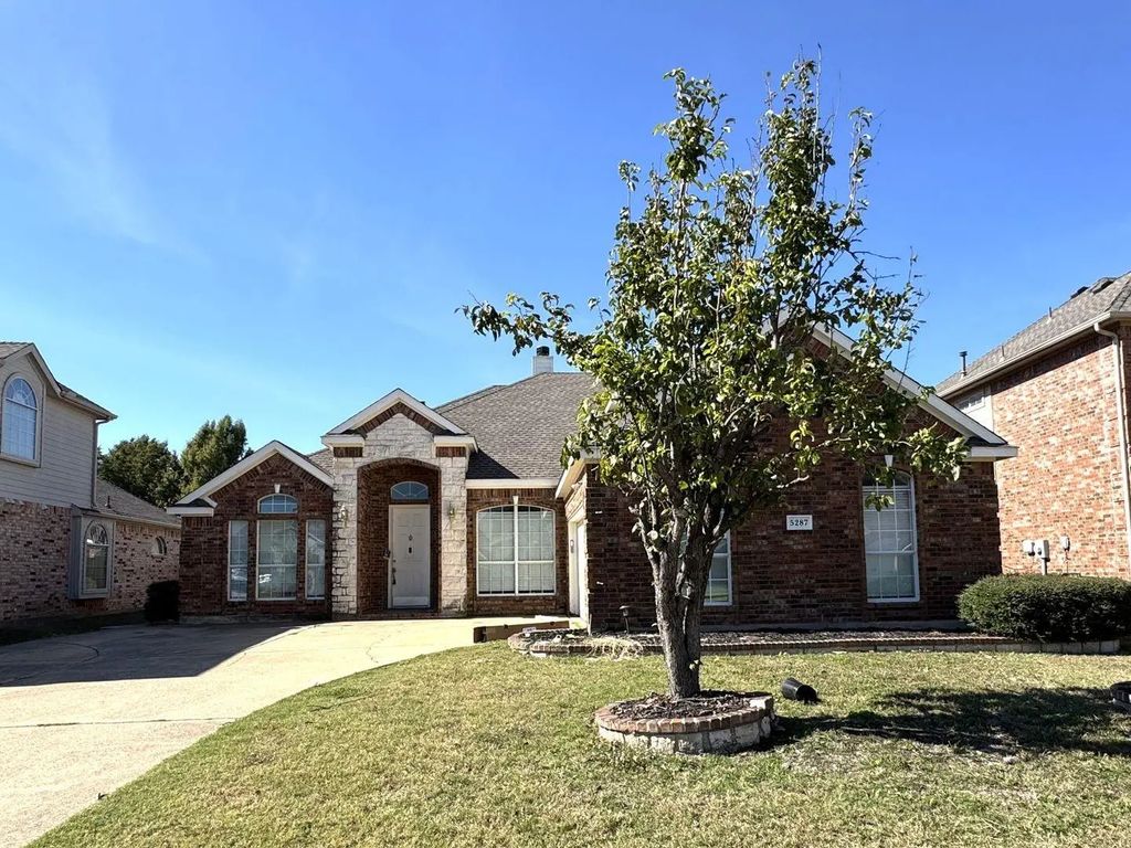 5287 W Cove Way, Grand Prairie