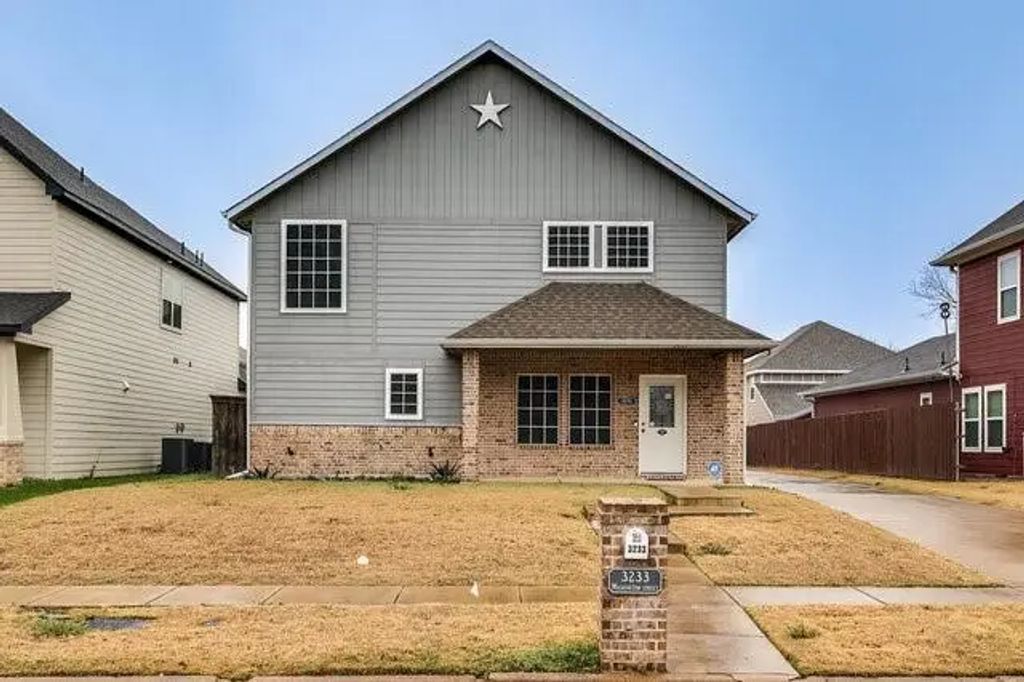 3233 Washington Street, Greenville