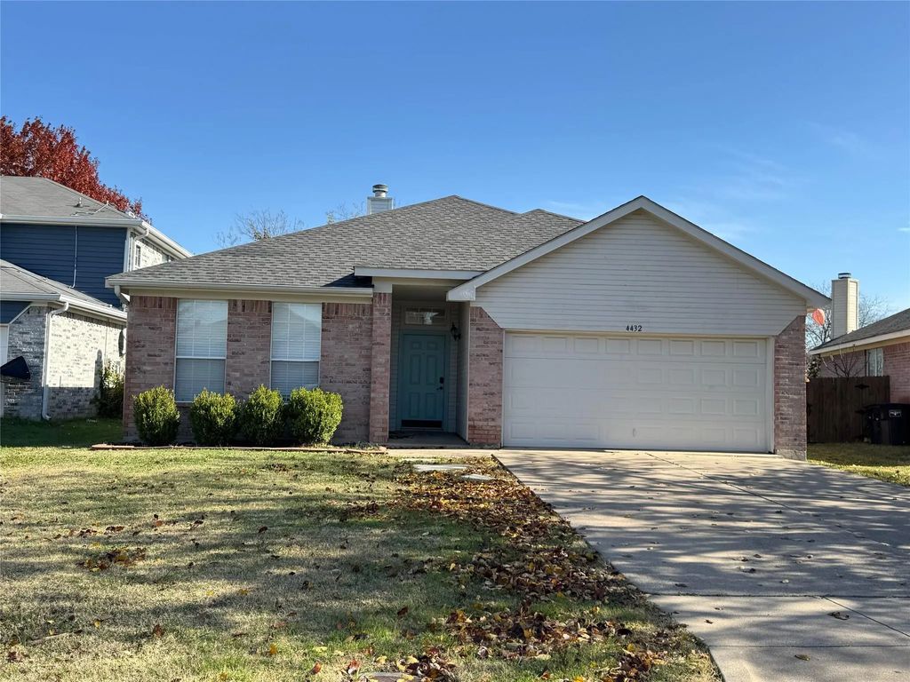 4432 Park Creek Court, Fort Worth