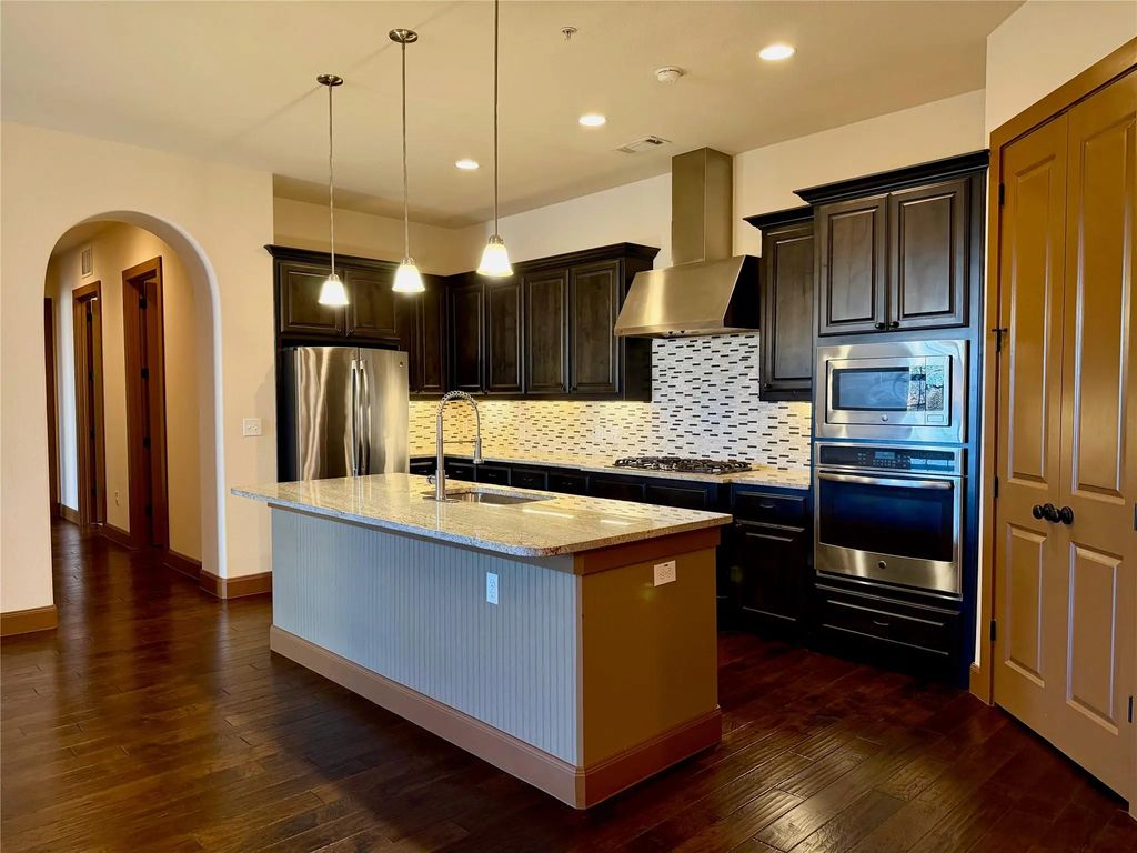 545 Via Amalfi 307, Irving