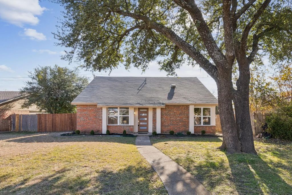 2902 Lancer Lane, Garland