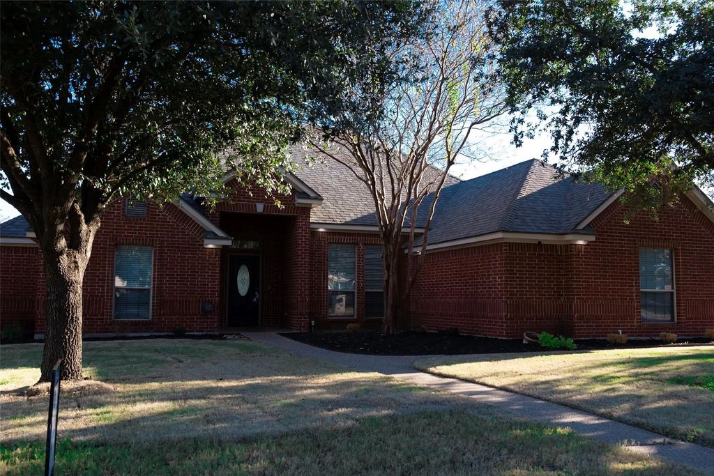 302 S Cedar Ridge Circle, Robinson