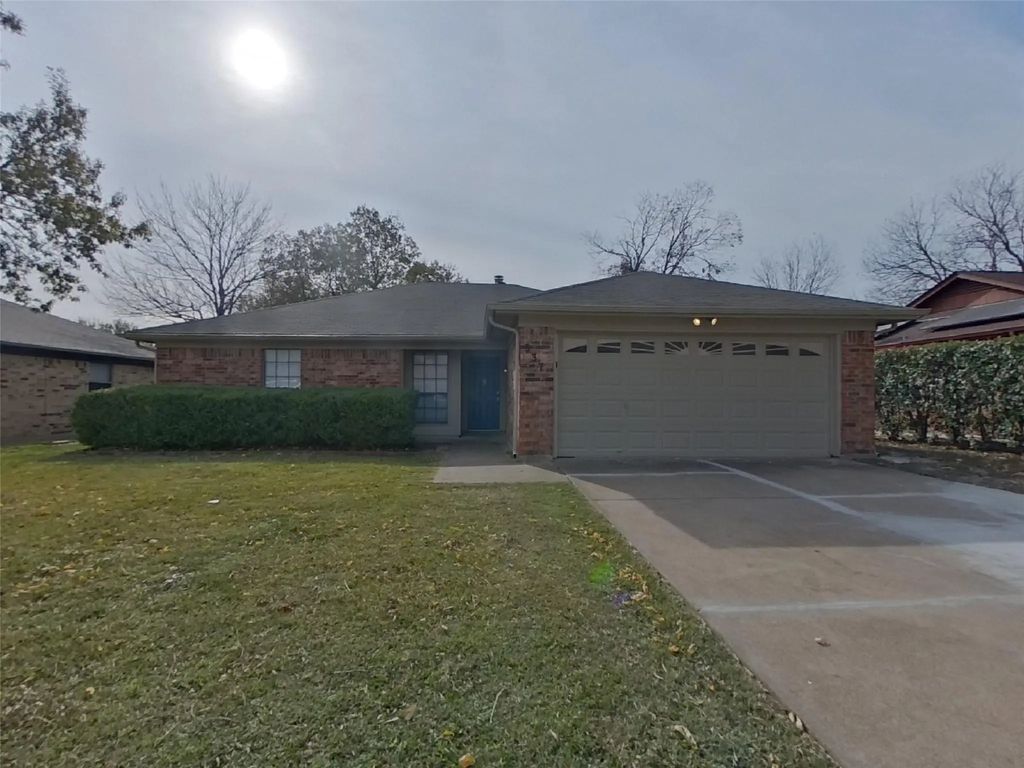 537 Greenway Drive, Saginaw