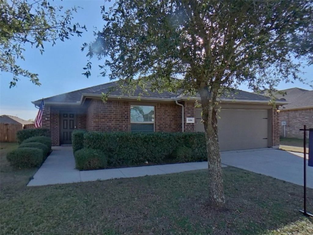 336 Carlyle Street, Anna