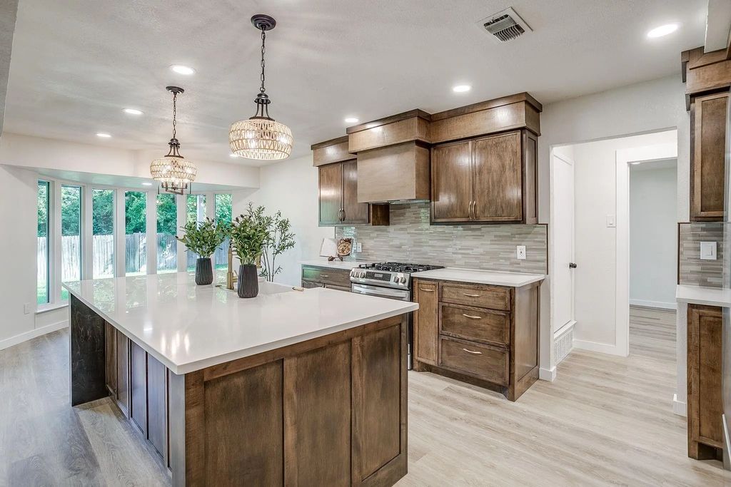 6604 Ems Court, Fort Worth