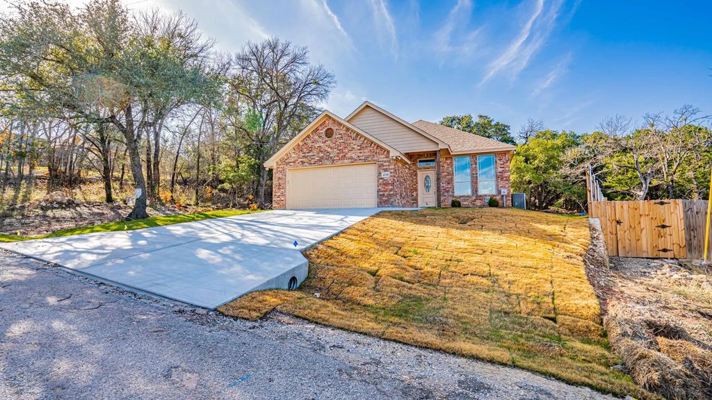 2718 Austin Drive, Granbury