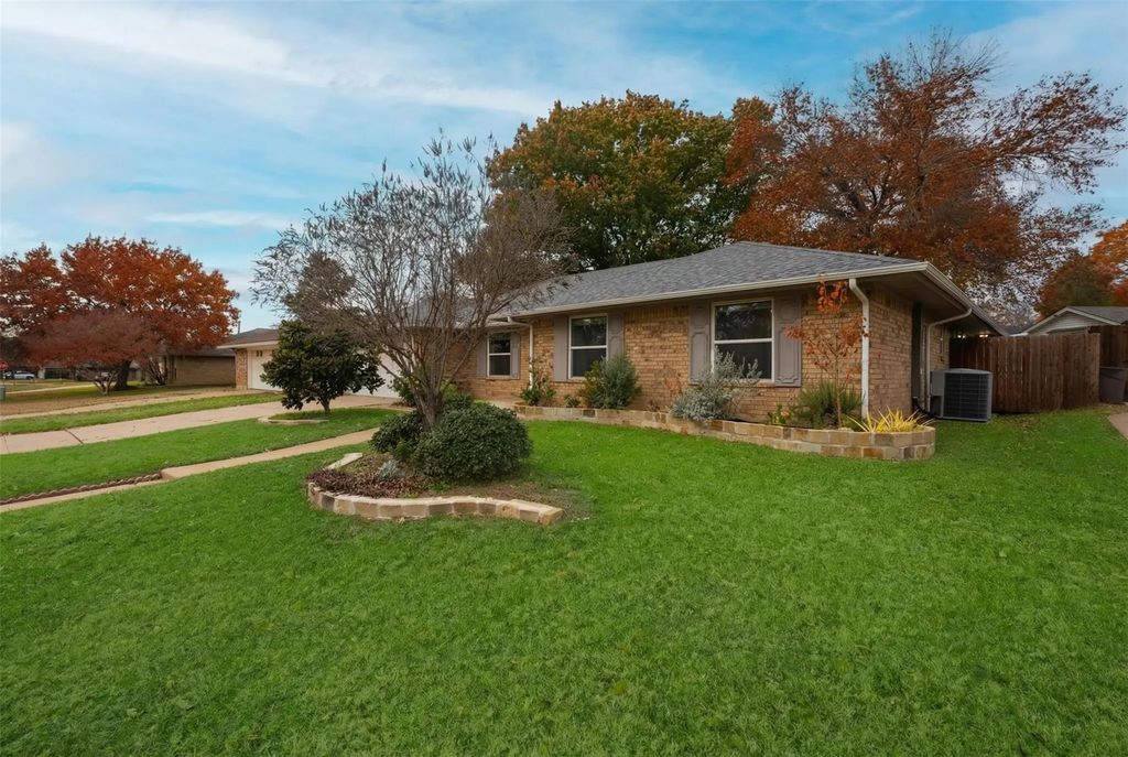 1205 Clover Hill Road, Mansfield
