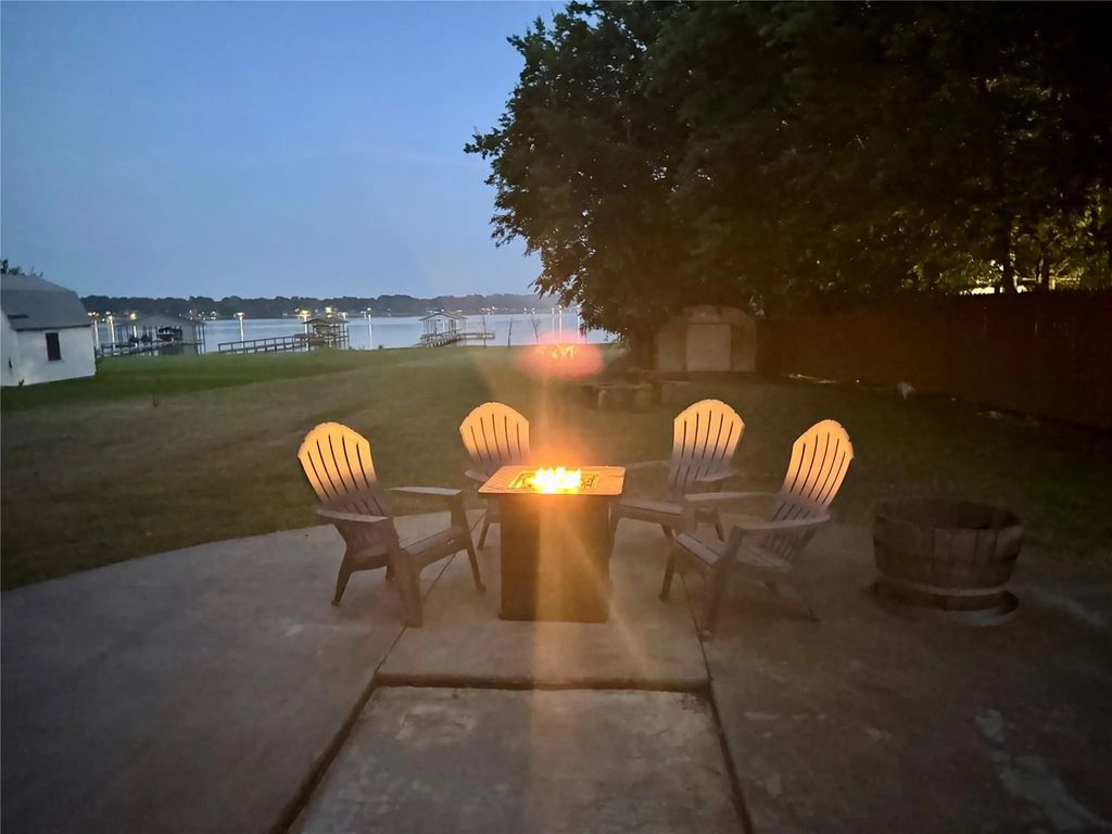 240 Overlook Trail, Gun Barrel City