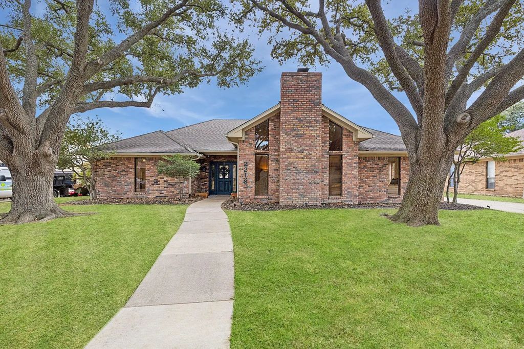 2218 Valley Mill, Carrollton