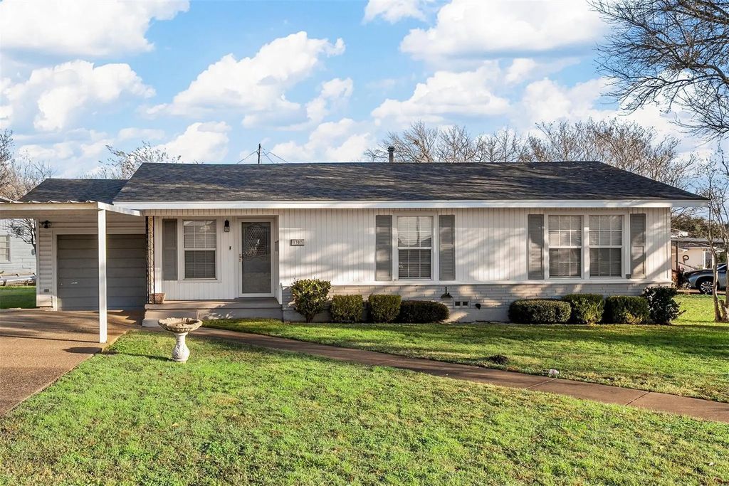 1307 W 5th Street, McGregor