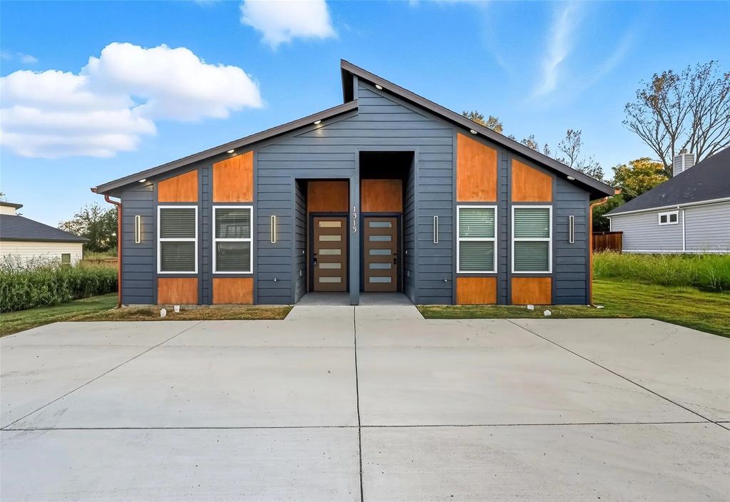 1315 Oneal Street B, Commerce