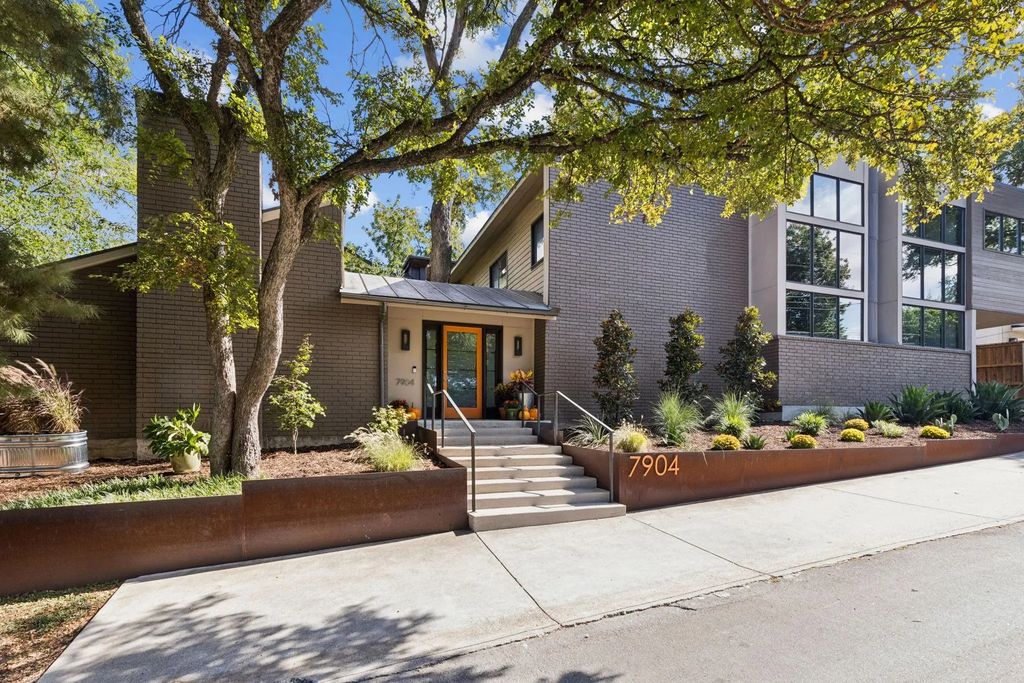 7904 Deer Trail Drive, Dallas