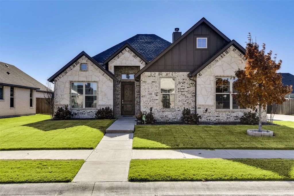 105 Steves Way, Waxahachie