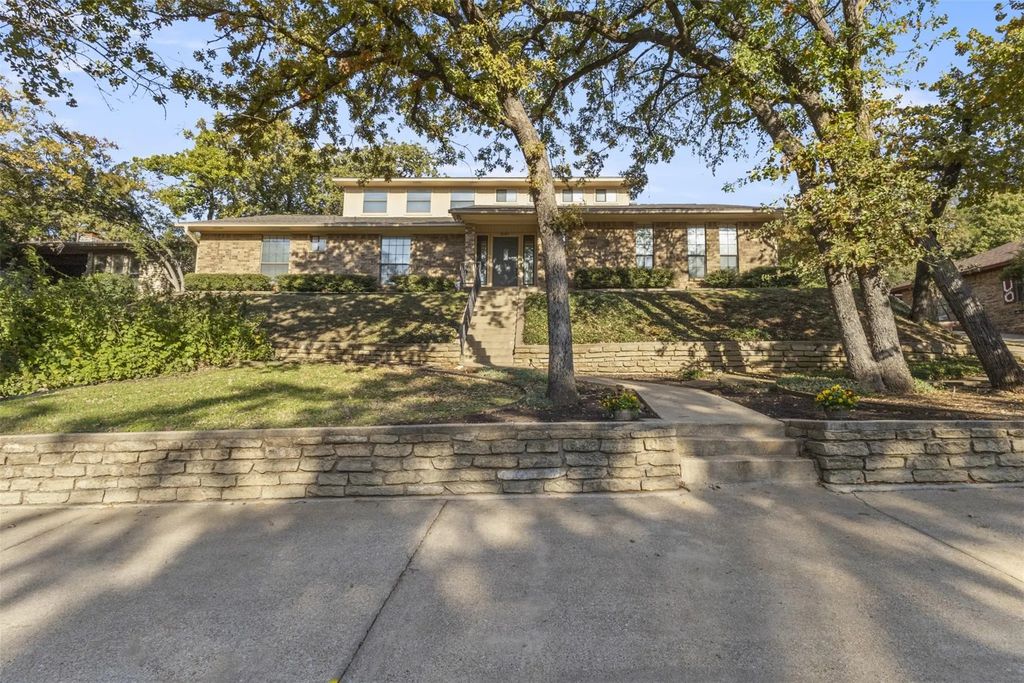 2707 Lincoln Drive, Arlington