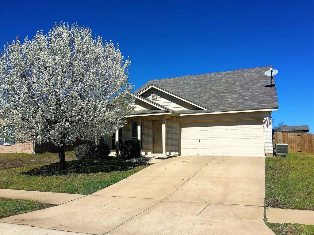 307 Quail Crossing Drive, Sanger