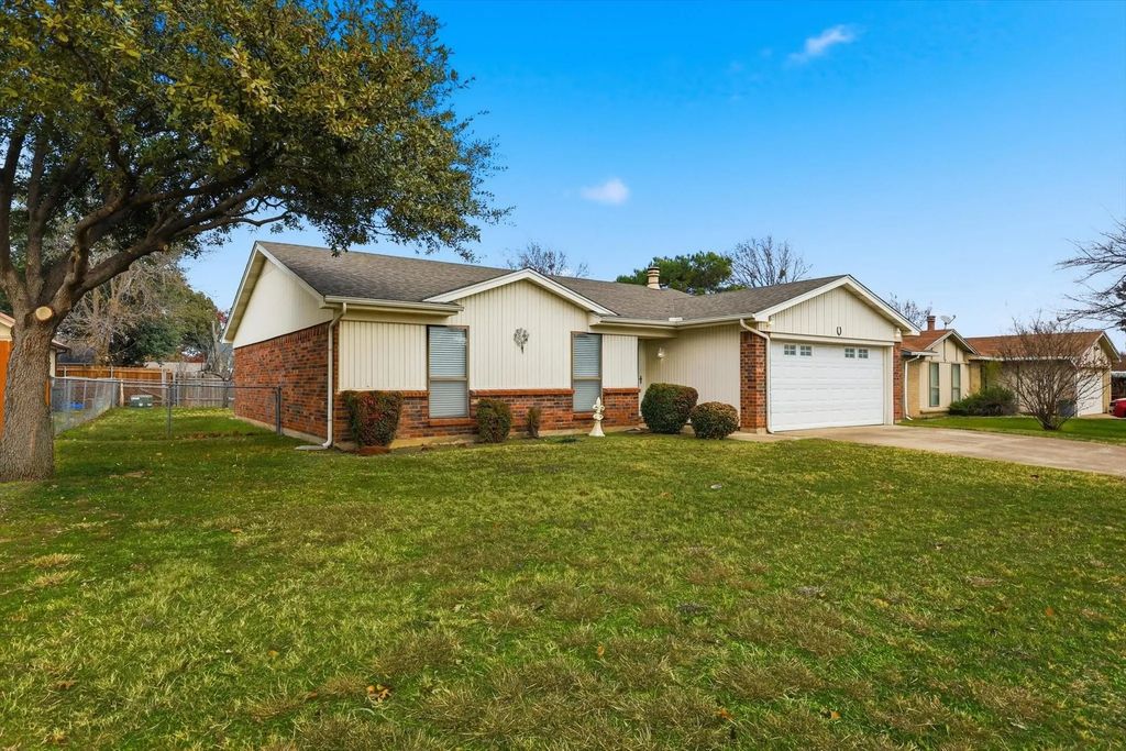 448 Park Center Boulevard, Saginaw