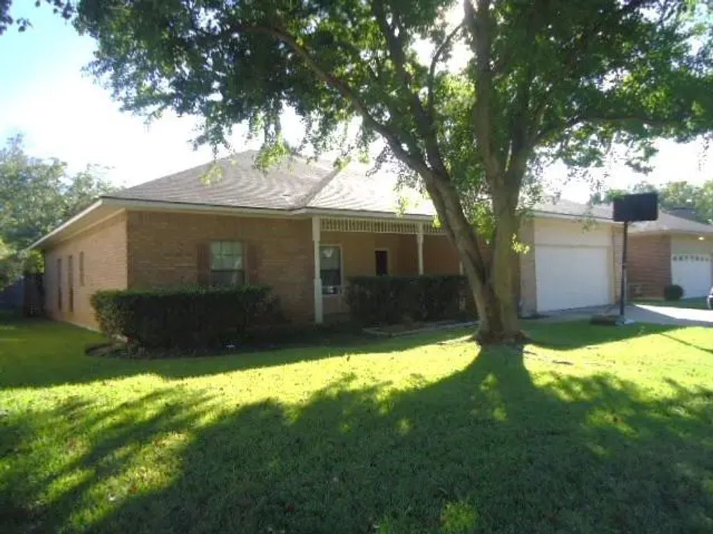 2518 Danny Lane, Farmers Branch