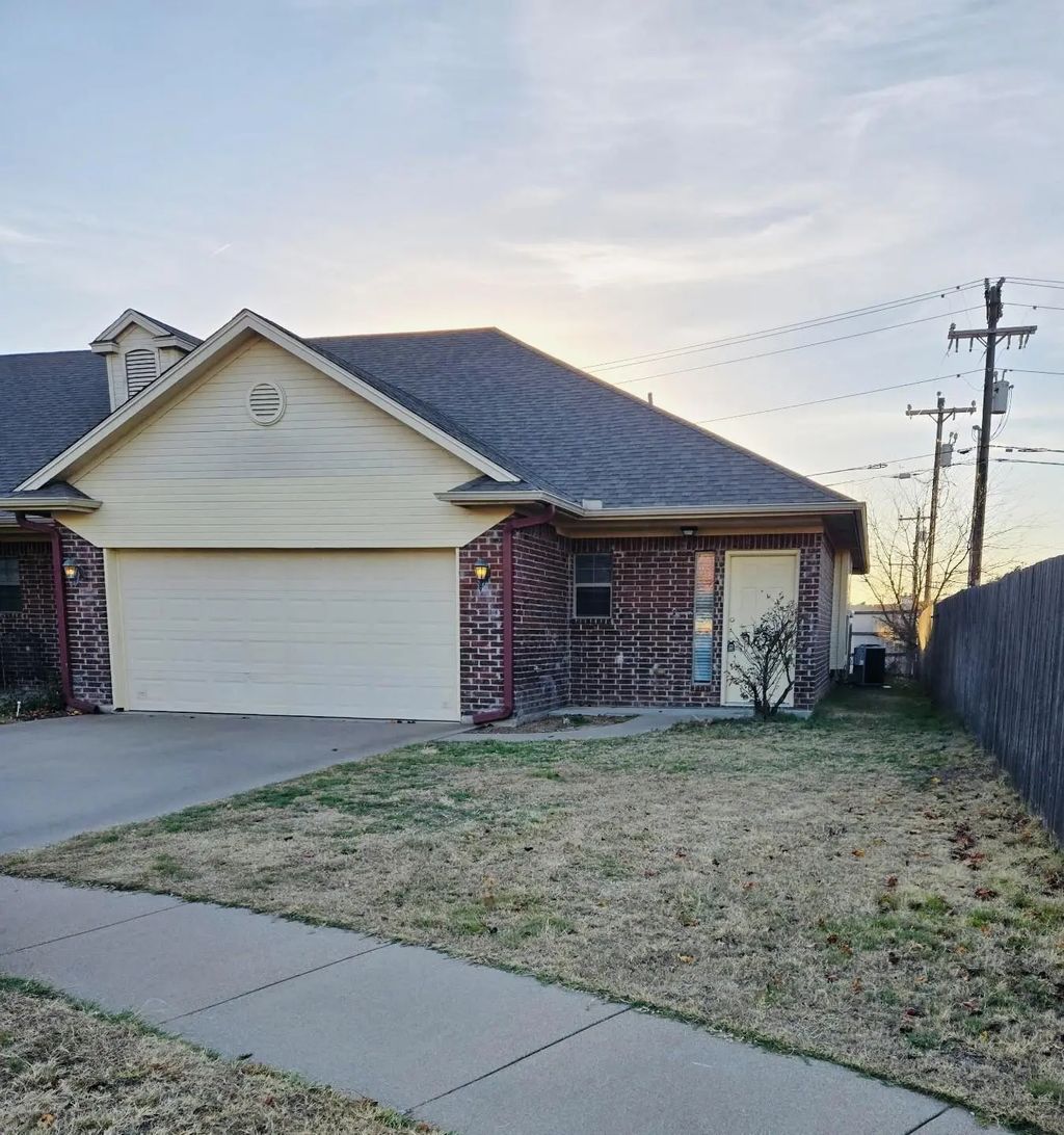 1629 Summer Hill Court, Granbury