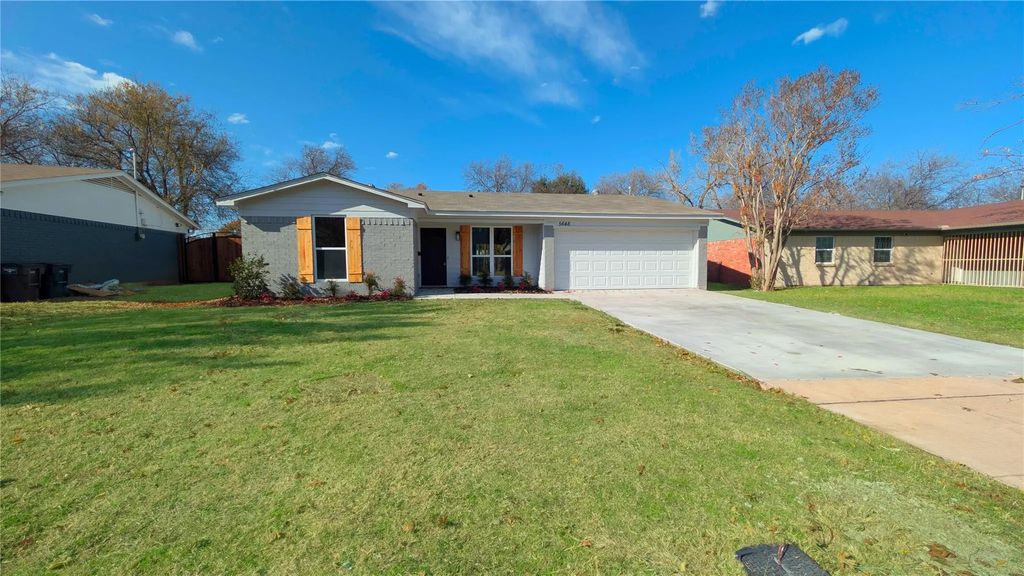 5648 De Cory Road, Fort Worth