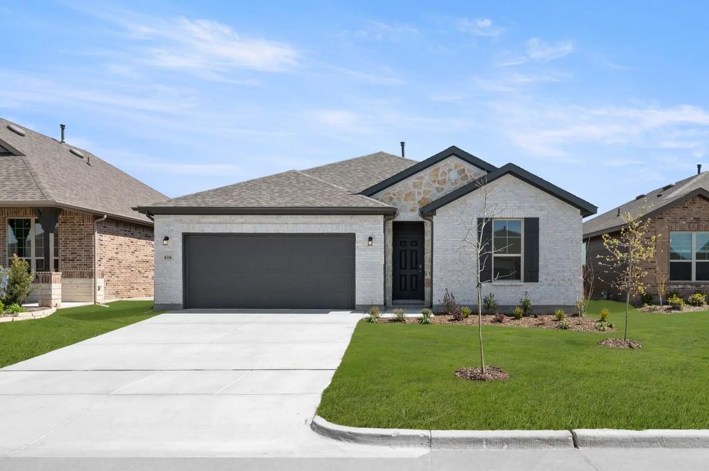 616 Godley Ranch, Godley