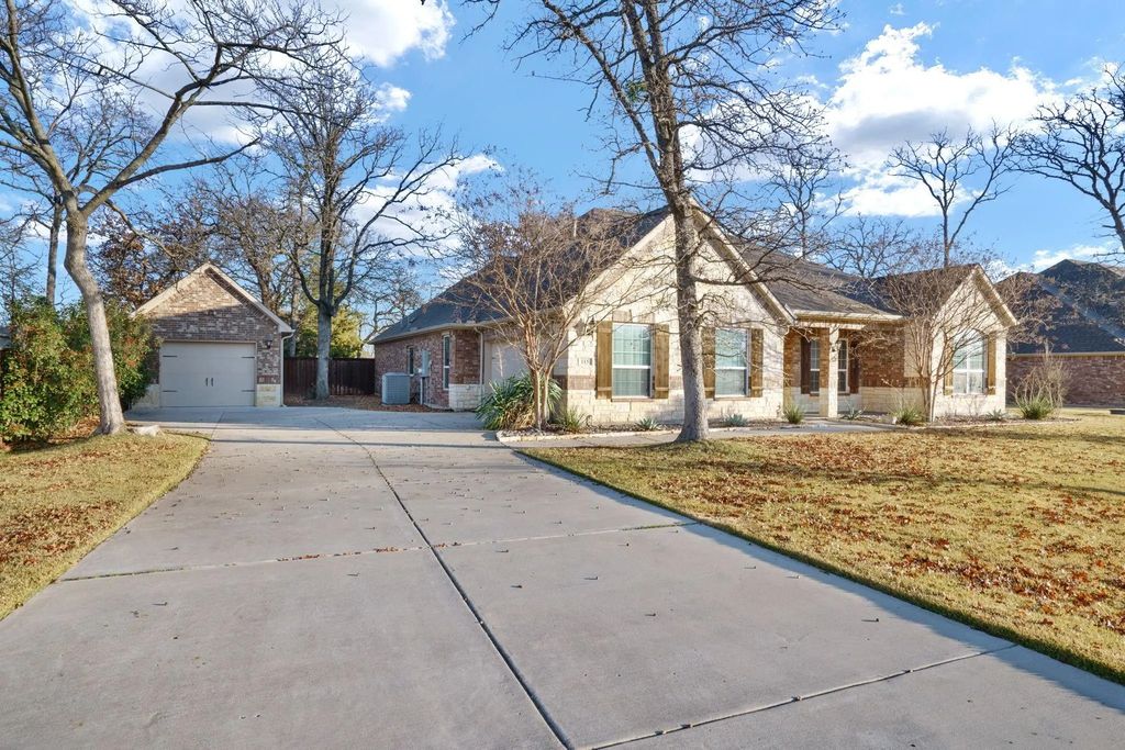 115 Spanish Oak Drive, Krugerville