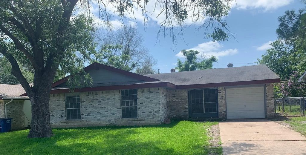 679 Edgeglen Drive, Dallas