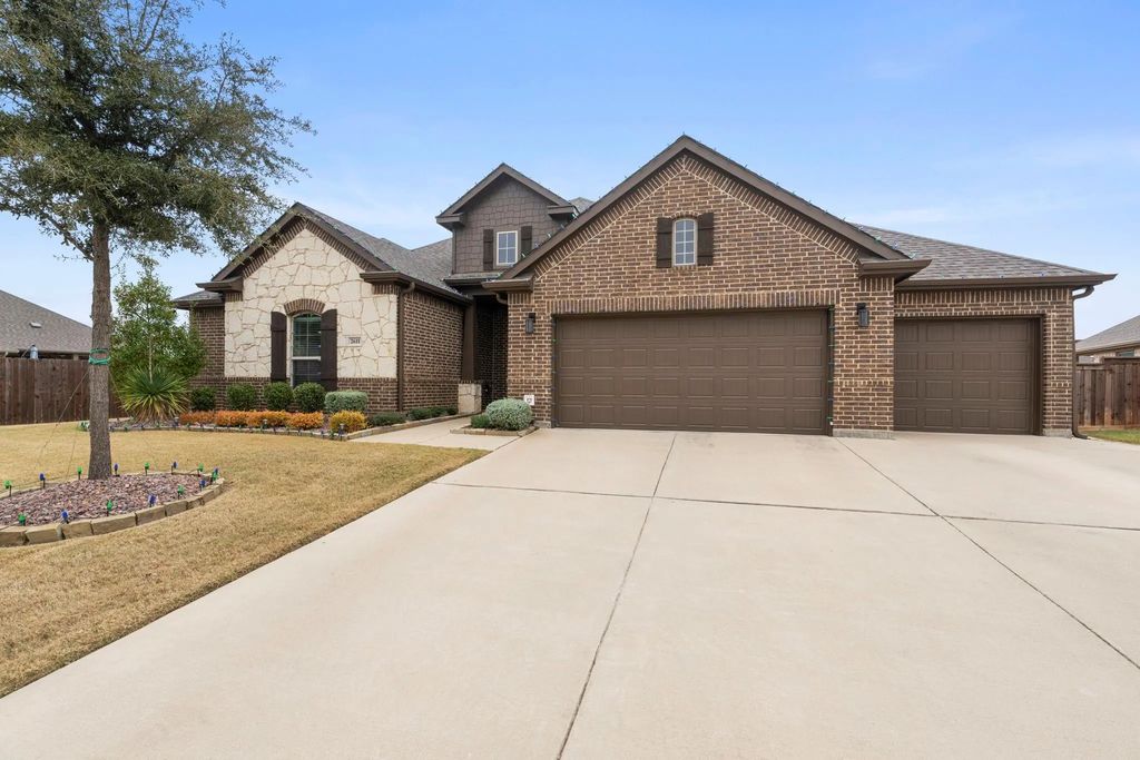 2611 Alden Lane, Mansfield