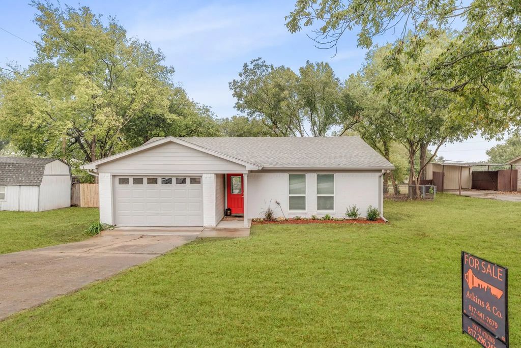 313 Clearwood Drive, Fort Worth