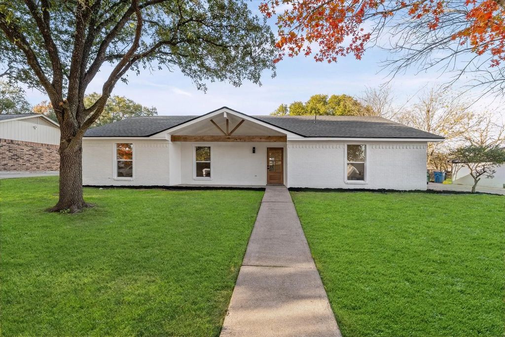 336 Oakwood Lane, Hewitt