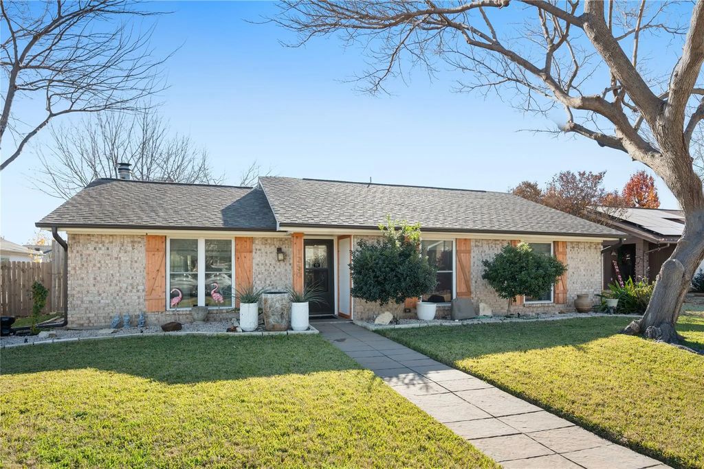 1250 Valencia Lane, Lewisville