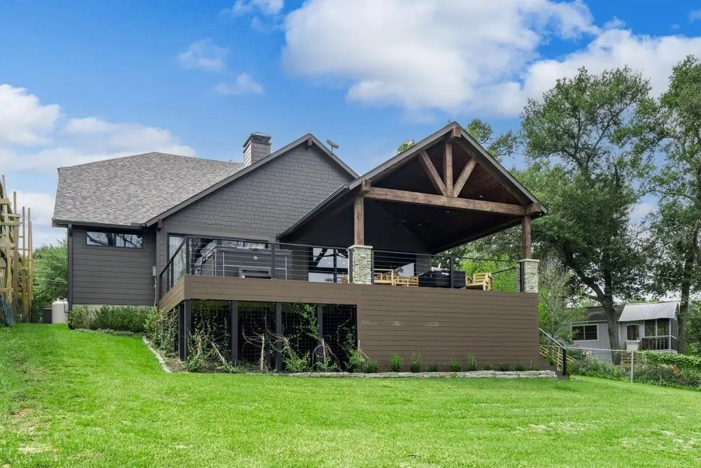 120 Meandering Way, Mabank