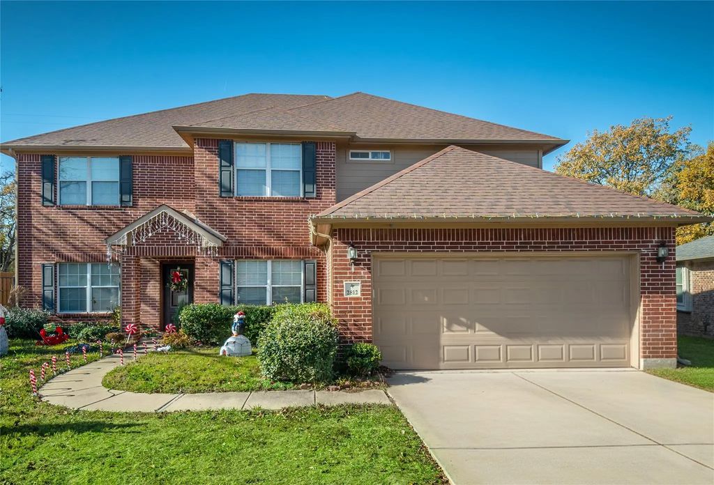 2812 Pinnacle Drive, Burleson