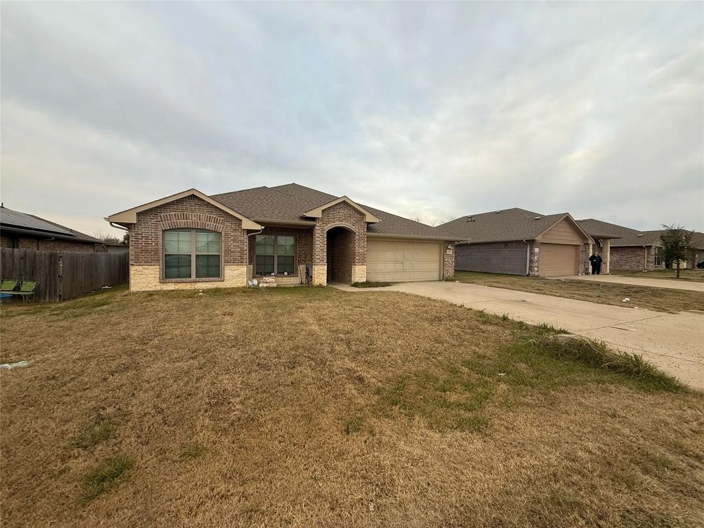 116 Willowbend Loop, Mabank