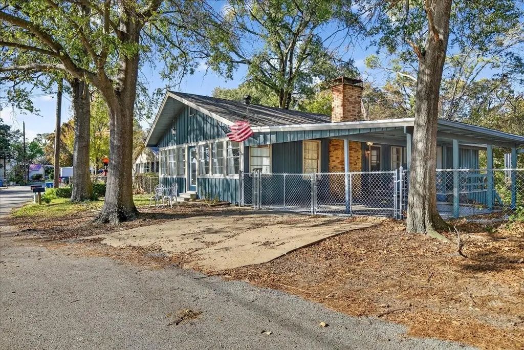 108 Point O View Street, Gun Barrel City