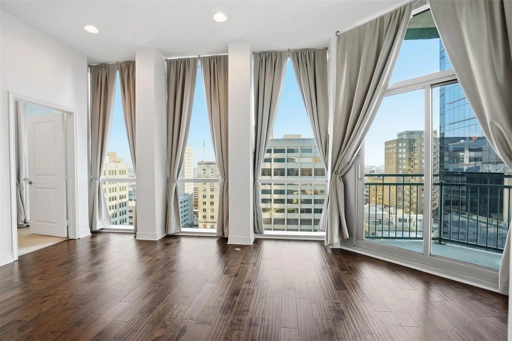 500 Throckmorton Street 1409, Fort Worth
