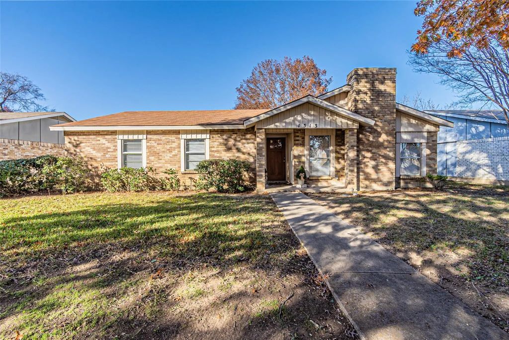 1313 Oakbluff Drive, Lancaster