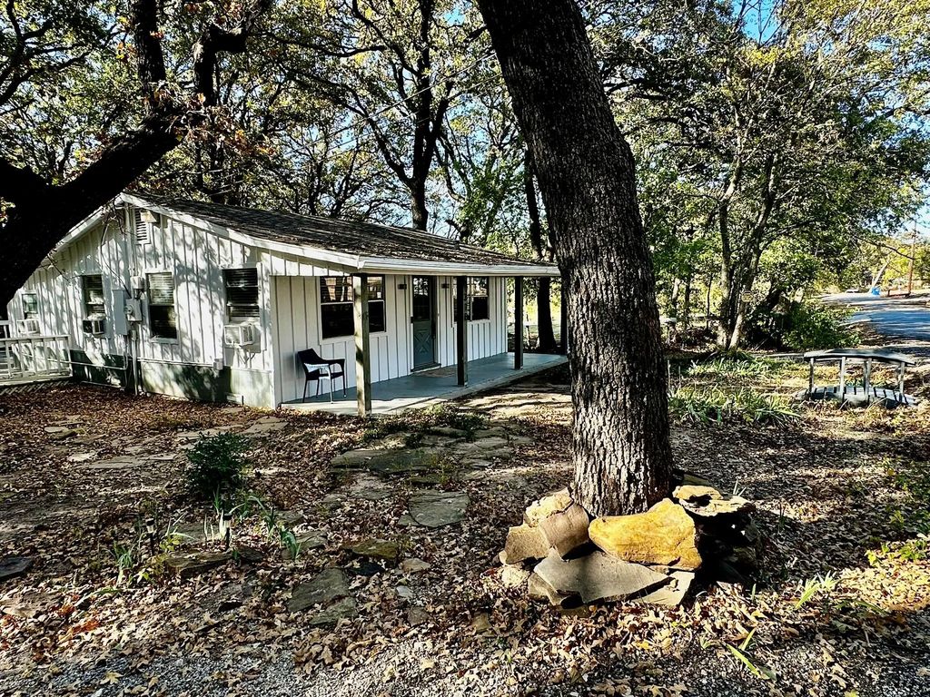 318 Windsor Drive, Pottsboro