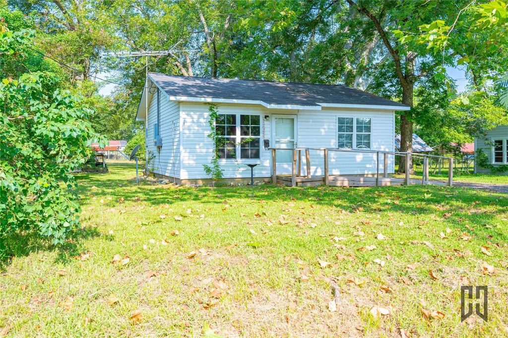 629 Constable Street, Minden