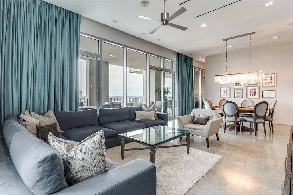 1717 Arts Plaza 1810, Dallas