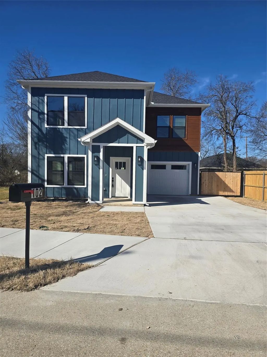 102 Jarrett Street, Waxahachie
