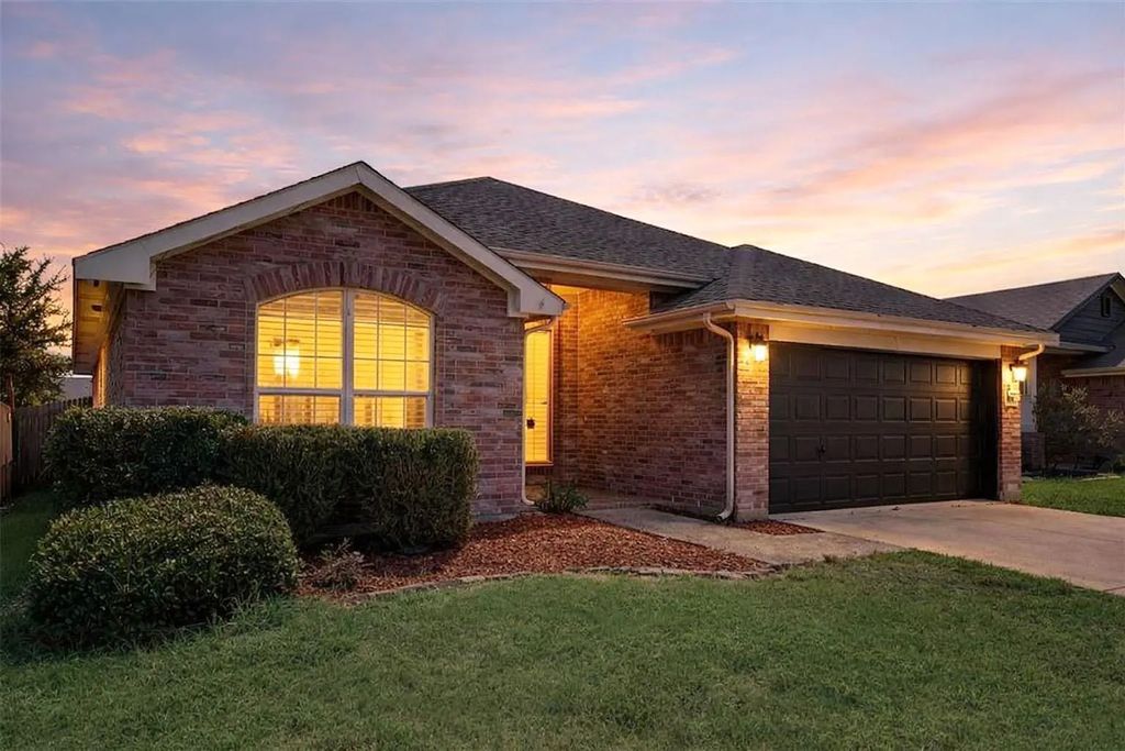1028 Ingram Drive, Forney